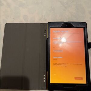 Amazon HD 8 Fire Tablet (7th generation) with Protective Case - Yellow